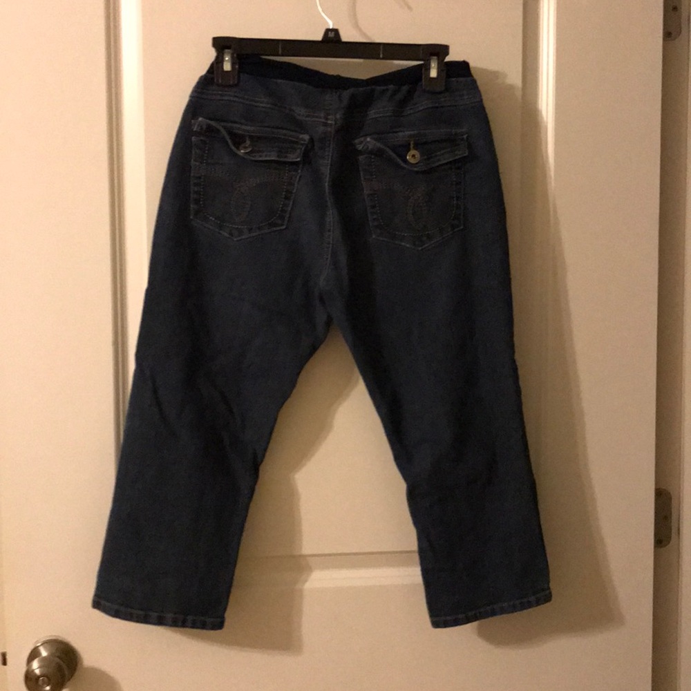 Large maternity capris.